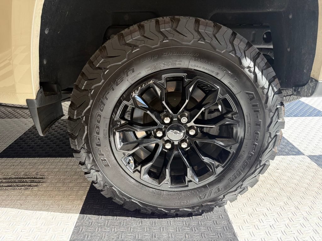 Used 2022 Chevrolet Colorado Z71 AWD/4WD image 11