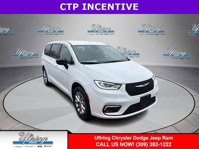 New 2026 Chrysler Pacifica Select