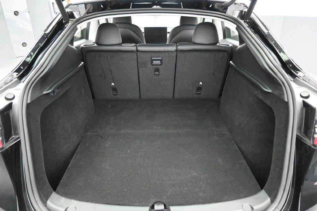 Used 2023 Tesla Model Y 2WD image 28