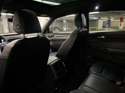 Certified 2022 Volkswagen Atlas Cross Sport SE image 22