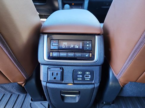 Certified 2024 Subaru Ascent Touring w/ Popular Package #2 image 13