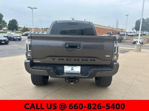 Used 2021 Toyota Tacoma TRD Sport w/ TRD Premium Sport Package AWD/4WD image 11