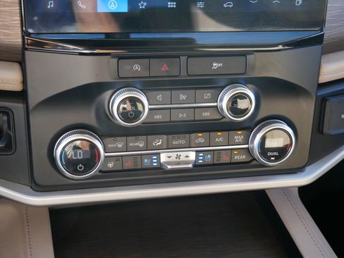 Certified 2024 Ford Expedition Limited image 23