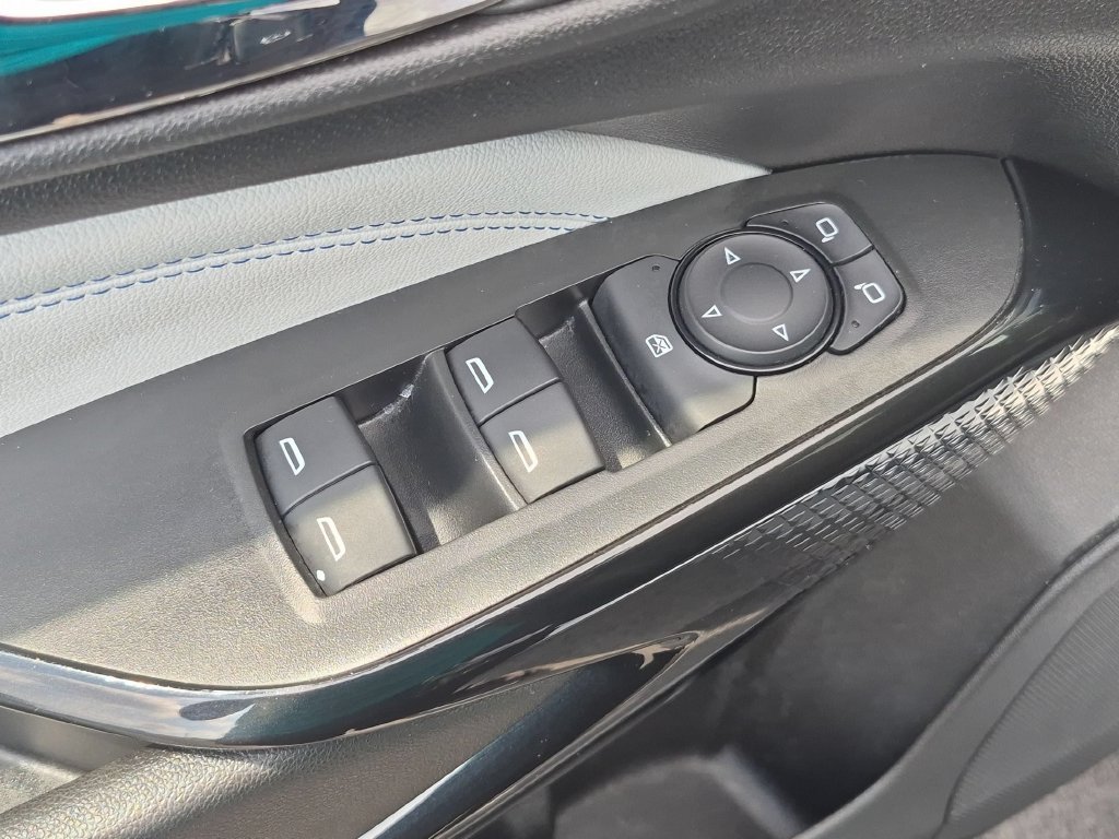 Used 2025 Chevrolet Trax LT w/ LT Convenience Package FWD image 13