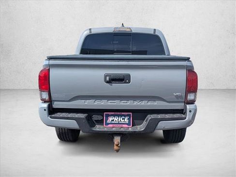 Used 2019 Toyota Tacoma TRD Sport AWD/4WD image 6