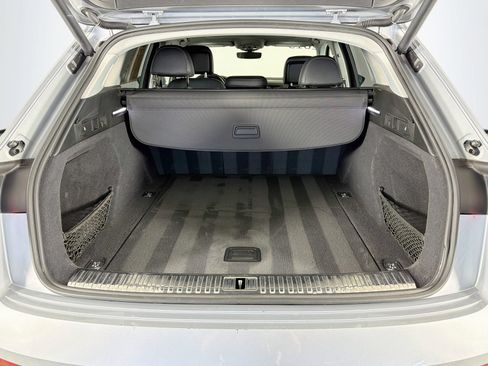 Used 2019 Audi e-tron Prestige w/ Prestige Package AWD/4WD image 28