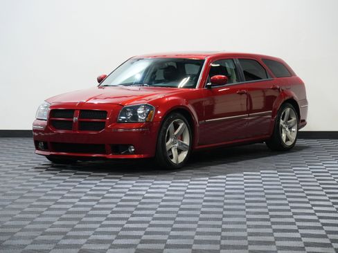 Used 2006 Dodge Magnum SRT8 w/ SRT Option Group III RWD image 3