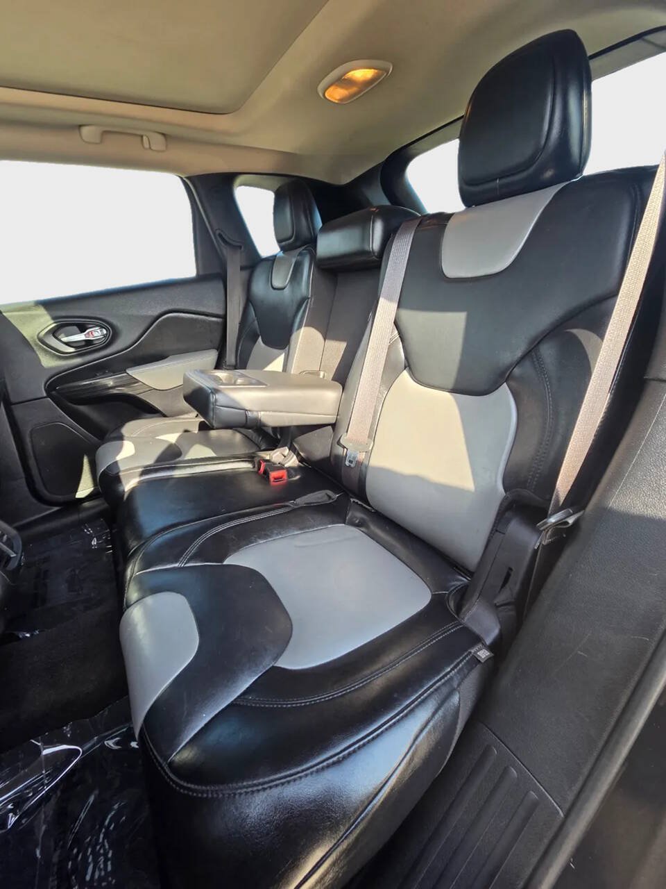 Used 2014 Jeep Cherokee Limited AWD/4WD image 13