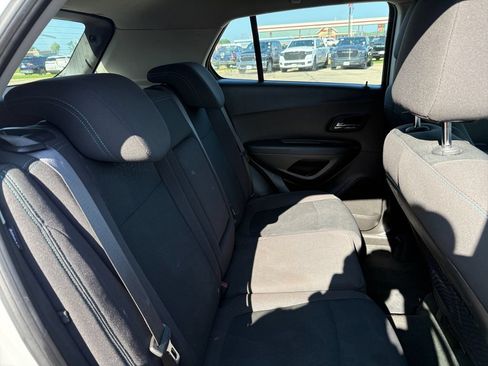 Used 2016 Chevrolet Trax LS AWD/4WD image 37