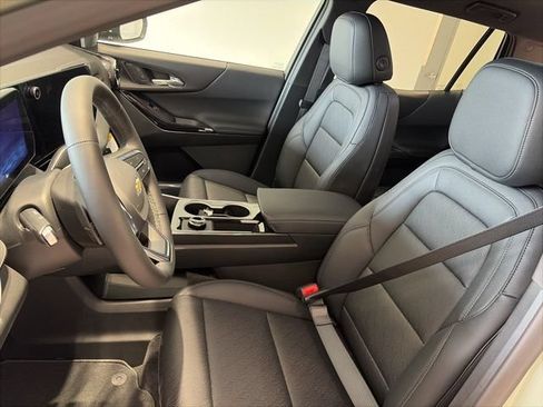 New 2026 Chevrolet Equinox LT w/ Convenience Package II FWD image 12