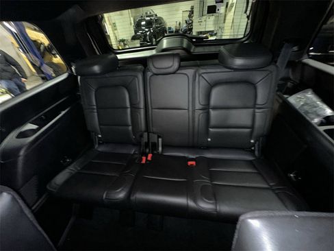 Used 2018 Lincoln Navigator Premiere image 27