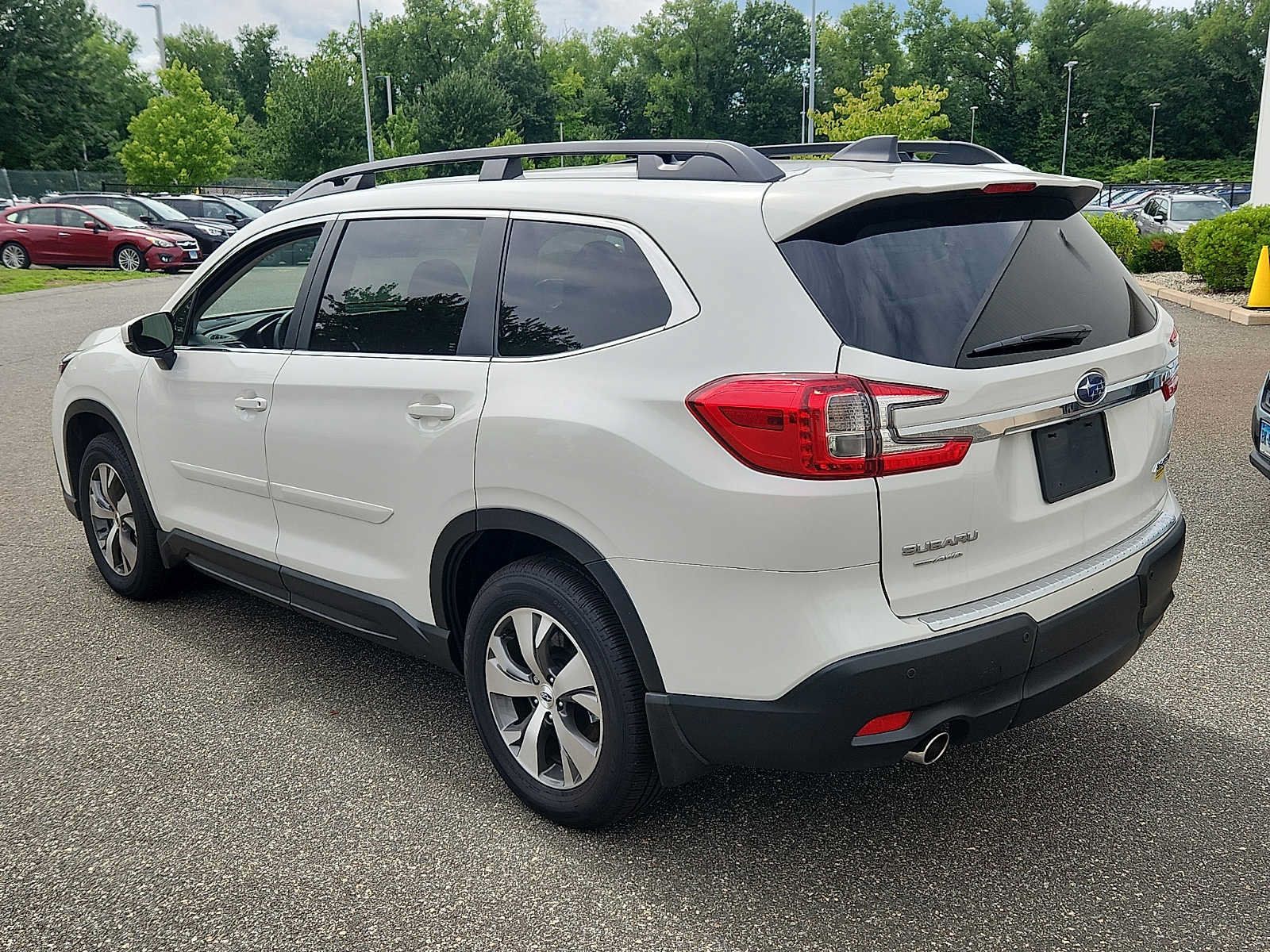 Used 2025 Subaru Ascent Premium AWD/4WD image 4