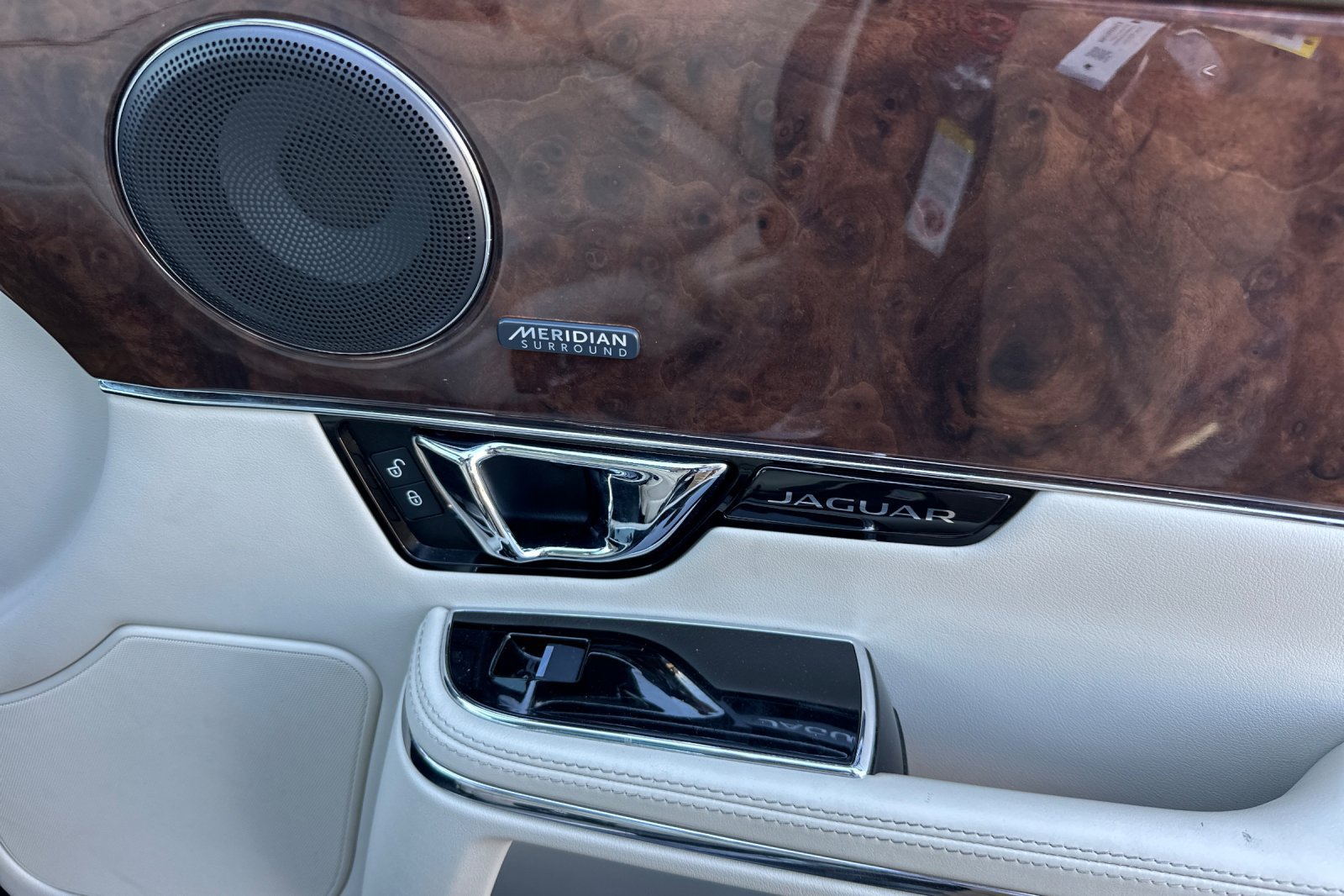 Used 2016 Jaguar XJ R-Sport RWD image 20
