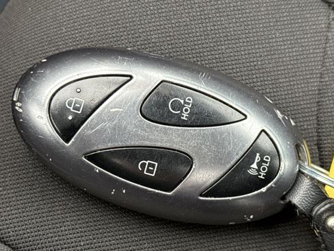 Used 2025 Hyundai Elantra SEL image 30