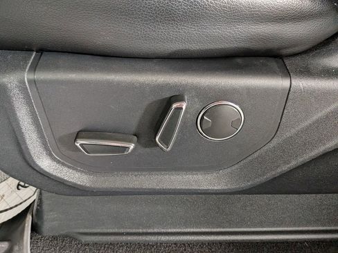 Used 2019 Ford F250 Lariat w/ Lariat Value Package image 18