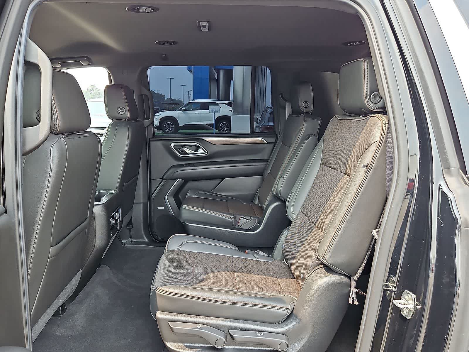 Certified 2021 Chevrolet Suburban High Country AWD/4WD image 31