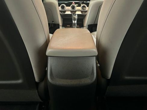 Used 2019 Hyundai Elantra SEL FWD image 16