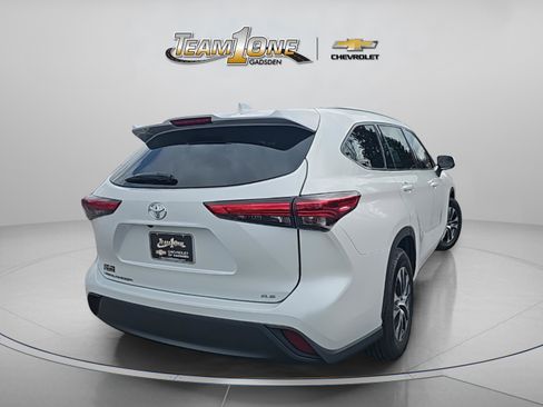 Used 2022 Toyota Highlander XLE image 9
