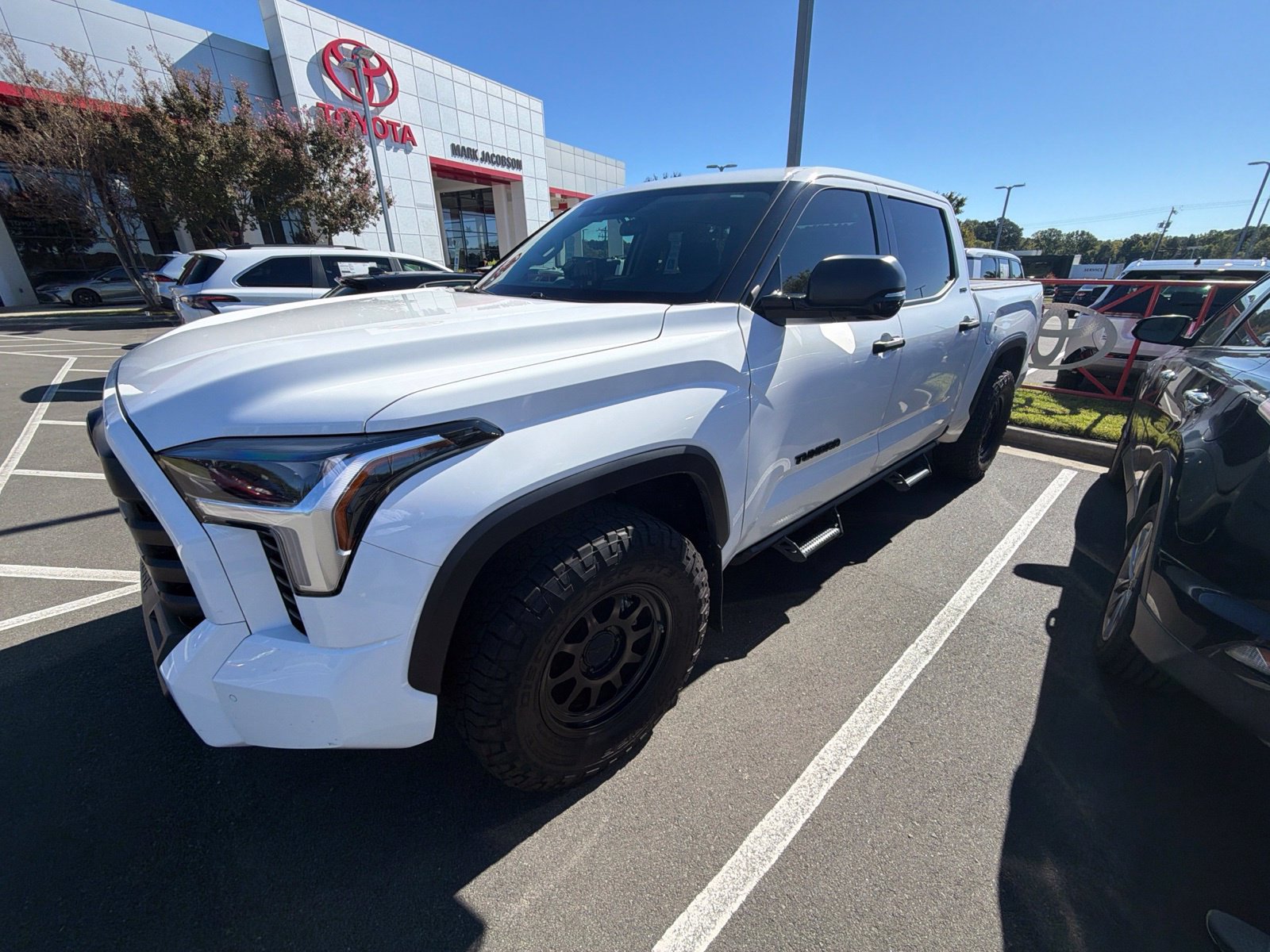 Used 2023 Toyota Tundra SR5 w/ SR5 Convenience Package AWD/4WD image 16