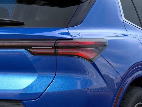 New 2025 Chevrolet Equinox EV LT AWD/4WD image 11