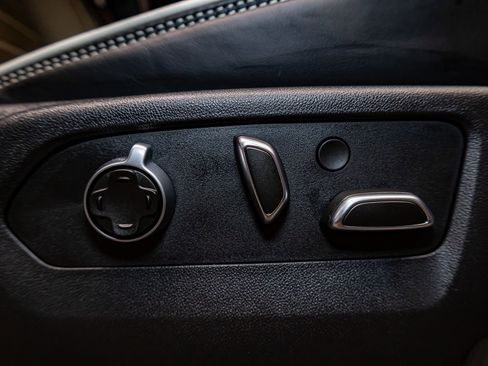 Used 2025 GMC Yukon Denali Ultimate image 25