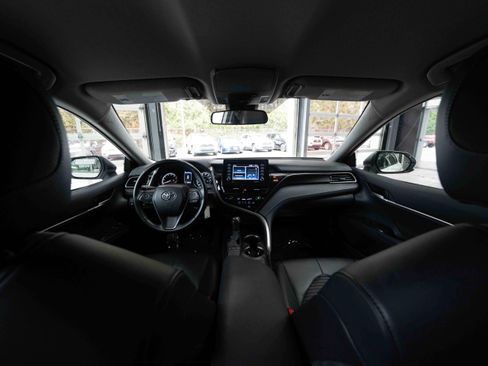 Used 2024 Toyota Camry SE image 19