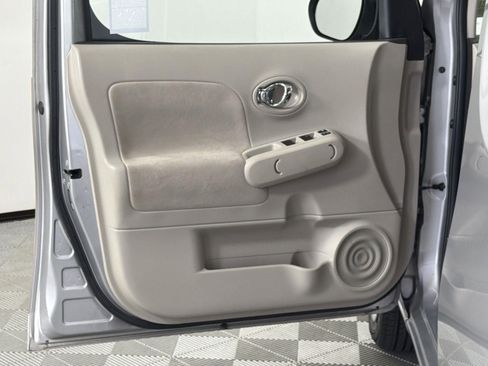 Used 2010 Nissan Cube 1.8 S w/ Interior Designer Pkg image 17