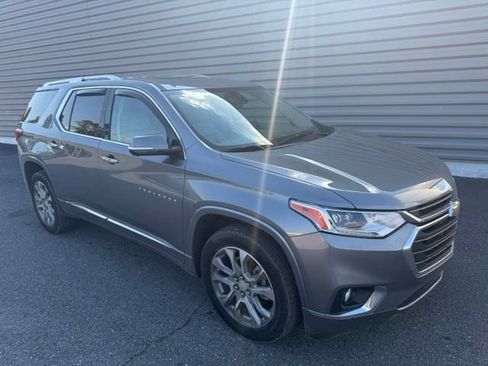 Used 2020 Chevrolet Traverse Premier FWD image 1