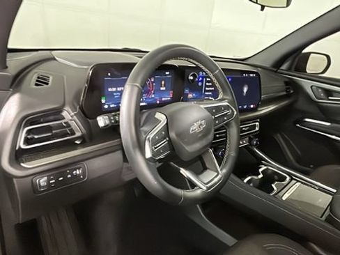 Used 2024 Chevrolet Traverse LS w/ Midnight/Sport Edition AWD/4WD image 14