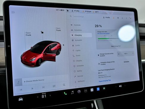 Used 2018 Tesla Model 3 Long Range image 31