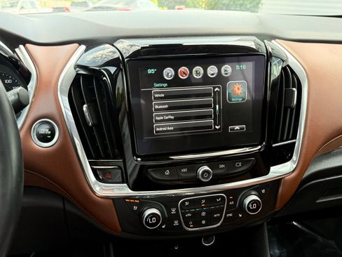 Used 2018 Chevrolet Traverse High Country AWD/4WD image 42