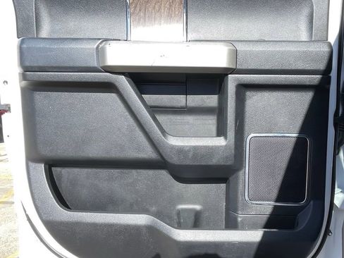 Used 2017 Ford F250 Lariat w/ Lariat Value Package image 31