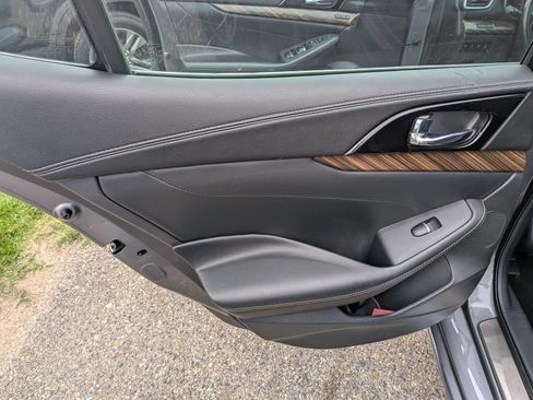 Used 2016 Nissan Maxima Platinum FWD image 30