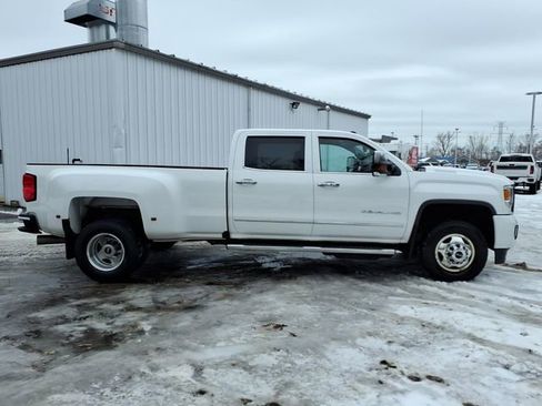 Used 2019 GMC Sierra 3500 Denali w/ Duramax Plus Package image 6