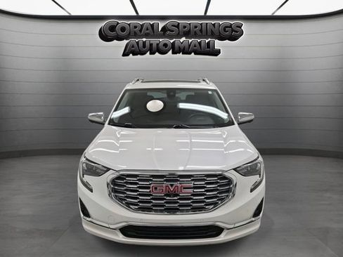 Used 2020 GMC Terrain Denali w/ Denali Premium Package FWD image 2