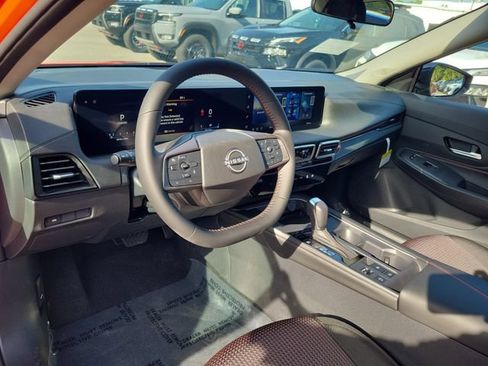 New 2026 Nissan Sentra SR w/ Floor Mat Package FWD image 15