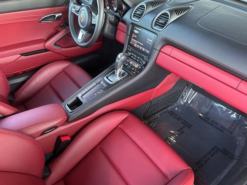 Used 2022 Porsche 718 Cayman RWD image 13