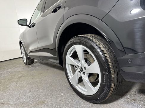 Used 2025 Audi Q5 Premium Plus w/ Premium Plus image 8