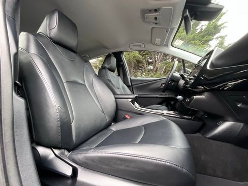 Used 2017 Toyota Prius Two image 12