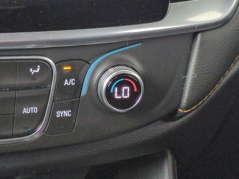 Used 2020 Chevrolet Traverse LS AWD/4WD image 30