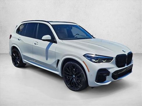 Used 2022 BMW X5 sDrive40i w/ M Sport Package RWD image 3