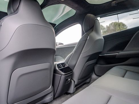 Used 2024 Lucid Air Touring image 21