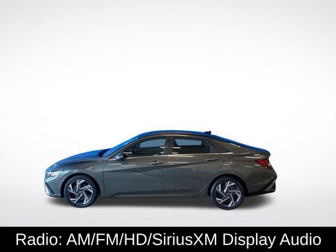 Used 2025 Hyundai Elantra SEL FWD image 3