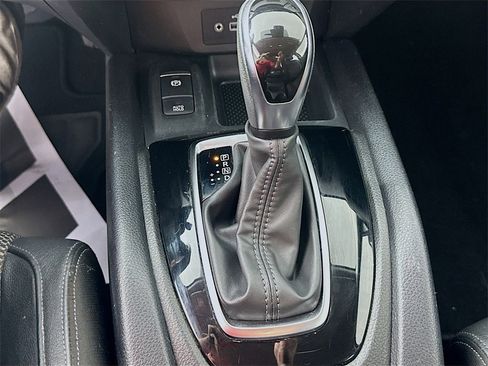 Used 2021 Nissan Rogue Sport SV w/ Technology Package image 16