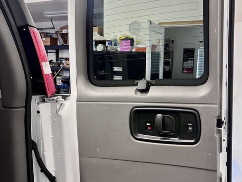 Used 2019 Chevrolet Express 3500 LT w/ LT Preferred Equipment Group image 21