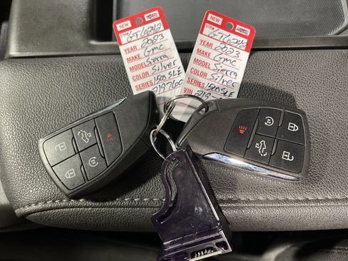 Used 2023 GMC Sierra 1500 SLE image 26