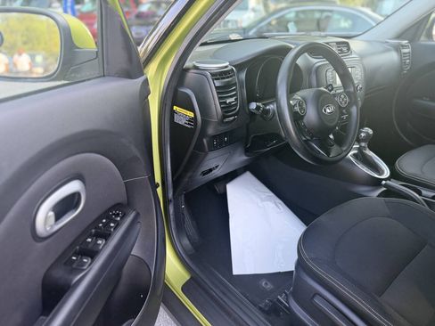 Used 2015 Kia Soul + FWD image 10