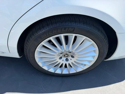 Used 2019 Mercedes-Benz S 560 Sedan image 32