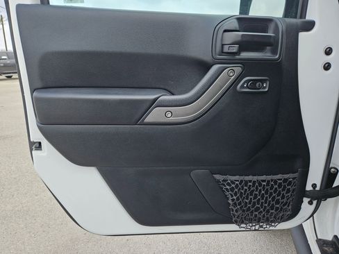 Used 2018 Jeep Wrangler Unlimited Sport S image 11