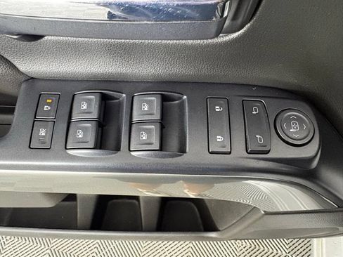 Used 2018 Chevrolet Silverado 1500 LT AWD/4WD image 17